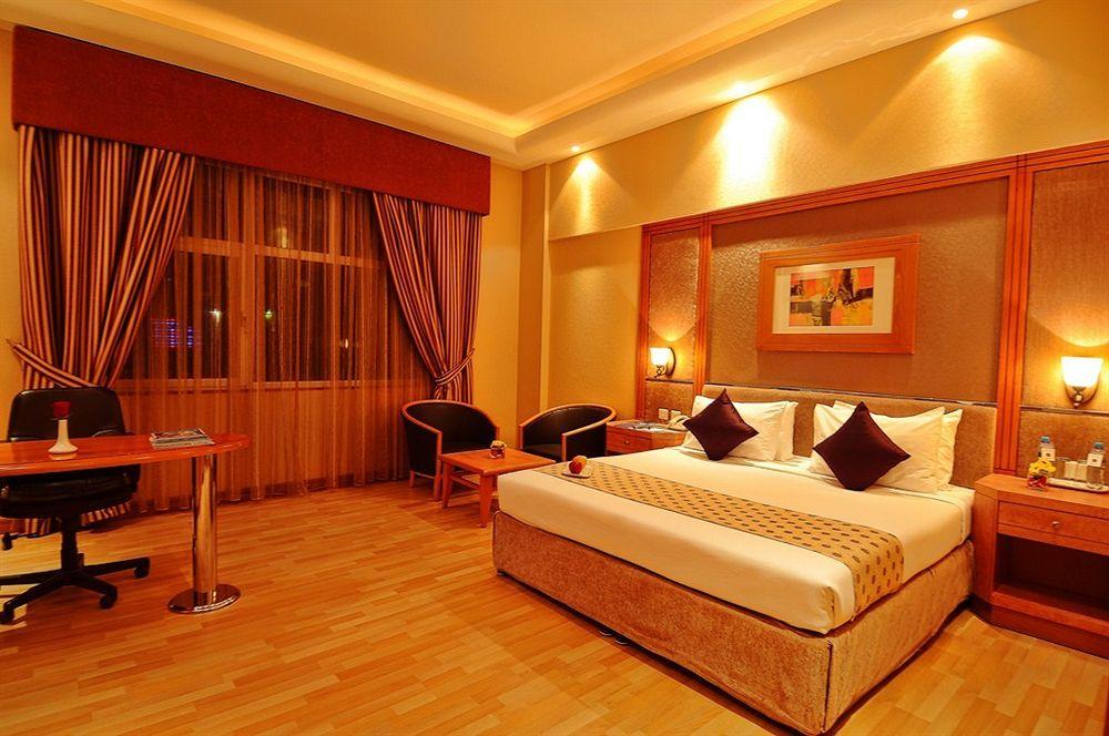 The Juffair Grand Hotel Manama Exterior photo